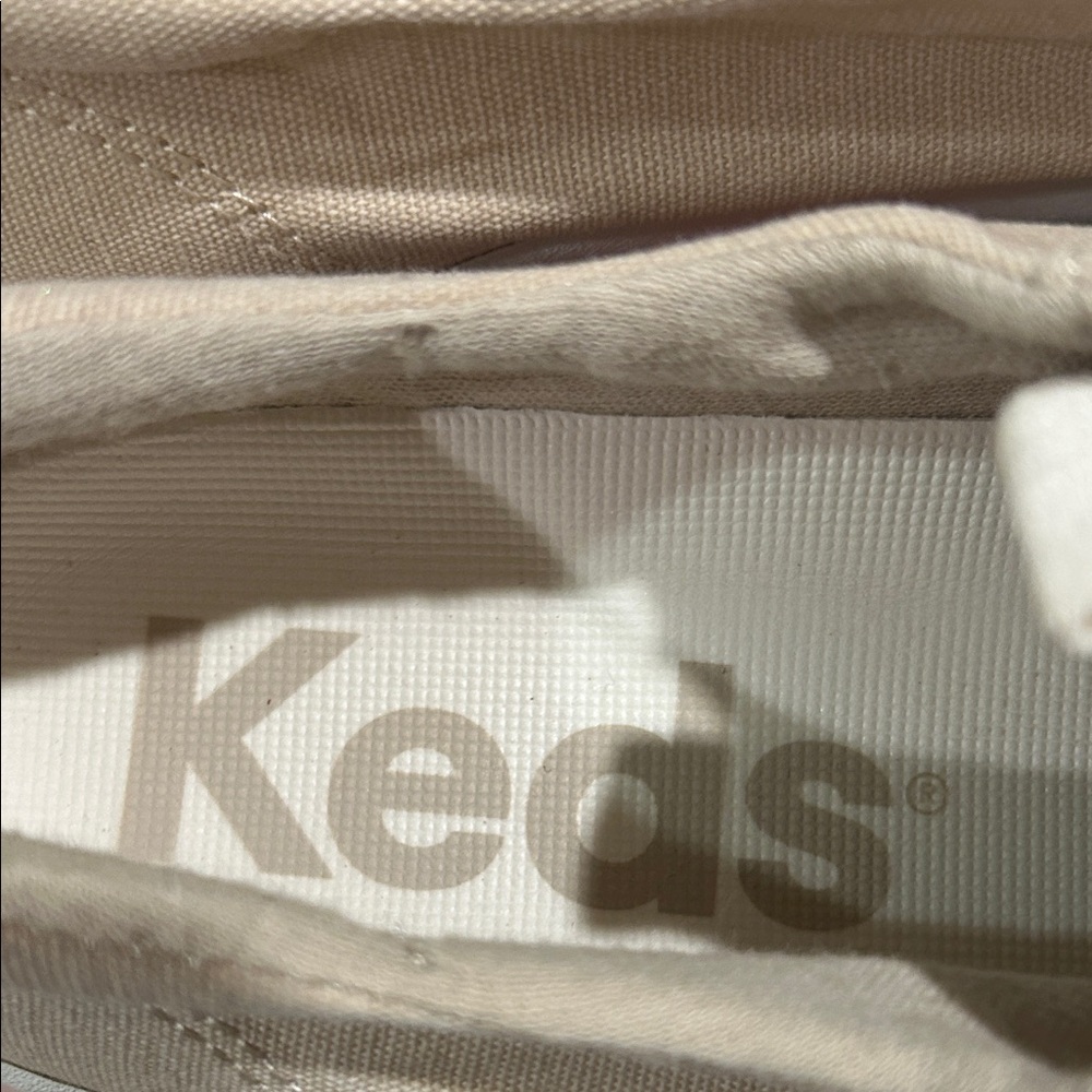 Keds Women's Beige Canvas Sneakers NWOT - Picture 3 of 6